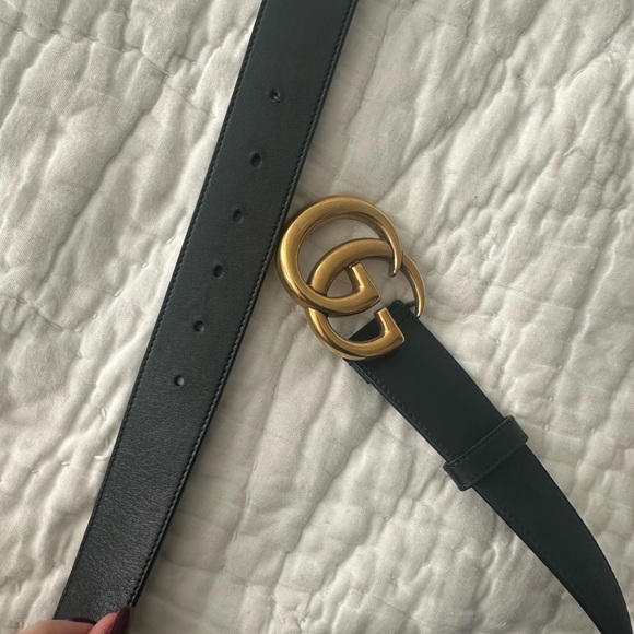 Gucci Black Leather GG Marmont Belt with Gold Buckle - Picture 3 of 10